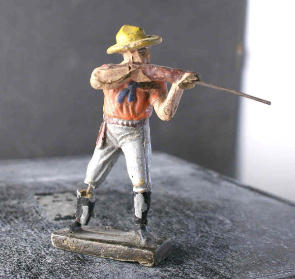 COMPOSITION Unbranded Wild West WW Cowboy Standing Rifle Shooter ~7cm M