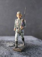 COMPOSITION LINEOL WWI World War Red Line German Marching w Rifle 2 ~7cm N