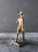 COMPOSITION LINEOL World War British Soldier Marching w Rifle ~7cm N