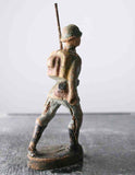 COMPOSITION Elastolin WW German Soldier w Rifle Marching ~7cm G - atonal.se