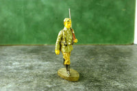 COMPOSITION ELASTOLIN WWII German Army Marching w Rifle Front Field Cap ~7cm H 1 - atonal.se