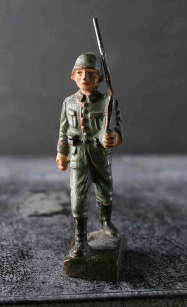 COMPOSITION LINEOL WWI World War 1 Reichswehr German Marching w Rifle P - atonal.se