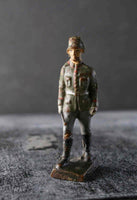 COMPOSITION LINEOL WWI World War 1 Reichswehr German Officer w Dagger Marching O - atonal.se