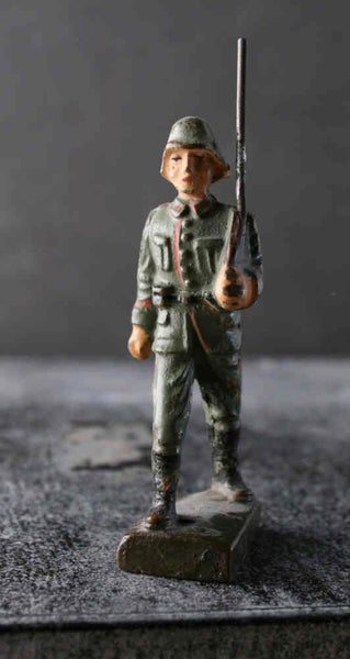 COMPOSITION LINEOL WWI World War Red Line German Marching w Rifle 10 ~6,5cm P - atonal.se