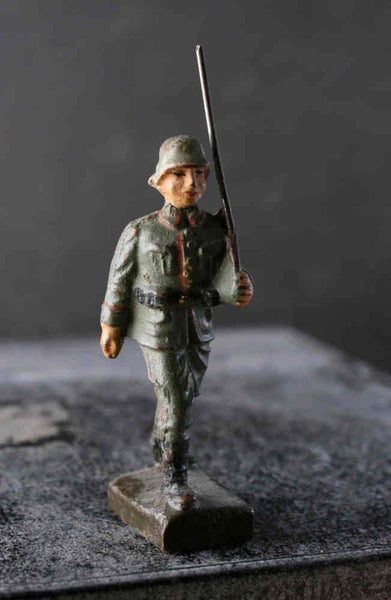 COMPOSITION LINEOL WWI World War Red Line German Marching w Rifle 5 ~6,5cm P - atonal.se