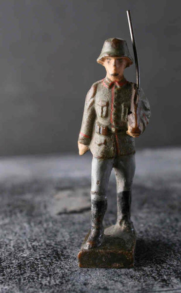 COMPOSITION LINEOL WWI World War Red Line German Marching w Rifle ~6,5cm P - atonal.se