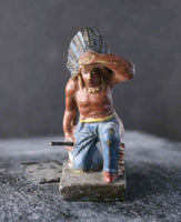 COMPOSITION Unbranded Wild West WW Kneeling Indian With Spear Scouting For~7cm N - atonal.se