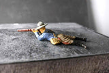 COMPOSITION ELASTOLIN Wild West Cowboy Flat On Ground Shooting Rifle Blue Q