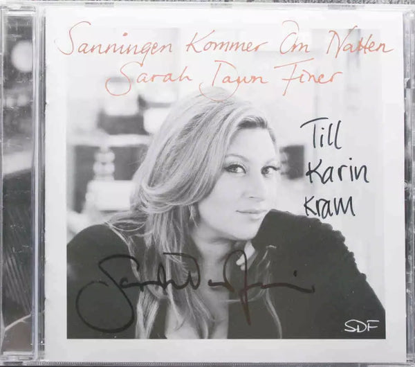 SARAH DAWN FINER Sanningen Kommer Om Natten ROXYCD53 EU 2012 12trx AutographedCD