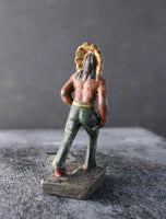 COMPOSITION Unbranded Wild West WW Walking Indian w Tomahawk Eyes Front ~7cm N - atonal.se