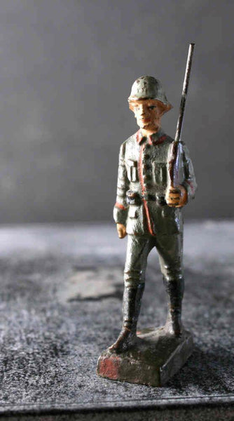COMPOSITION LINEOL WWI World War Red Line German Marching w Rifle 7 ~6,5cm P