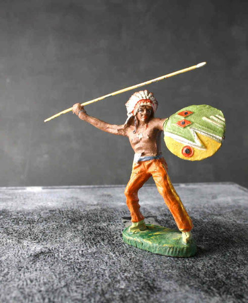 COMPOSITION ELASTOLIN Wild West Indian Standing Aiming Throw Long Spear Q
