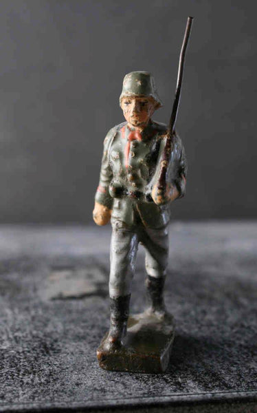 COMPOSITION LINEOL WWI World War Red Line German Marching w Rifle 8 ~6,5cm P