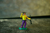 CRESCENT Swoppet WW Wild West Cowboy Standing Holding Rifle Yellow Top Purple Leg - atonal.se