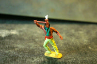 TIMPO WW Wild West Indian Side Stepping Yellow Legs Axe White Feathers - atonal.se