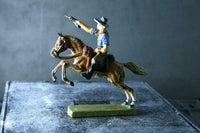 COMPOSITION ELASTOLIN WW Wild West Mounted Cowboy Shooting Gun Right ~7cm L - __ATONAL__