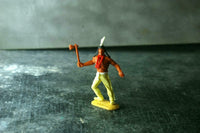 TIMPO WW Wild West Indian Standing w Axe Yellow Legs Early Body White Belt Feath - atonal.se