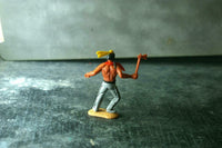 TIMPO WW Wild West Indian Standing Holding Axe Early Body Gray Legs Yellow Feath - atonal.se