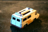 CORGI White Motorway Ambulance 700 Die Cast W=4cm L=10cm - __ATONAL__