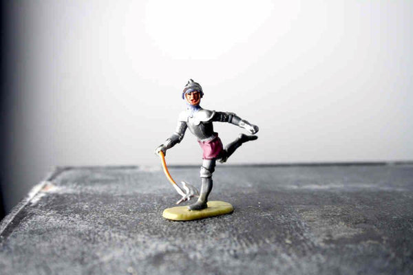 ELASTOLIN PLASTIC Medieval Knight On Foot Running Mini Scale ~4cm A - atonal.se